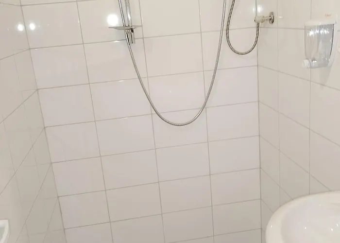 Guesthouse1 Karma369 旅馆 *